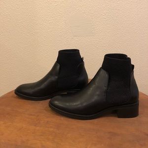 ZARA FLAT SOCKS ANKLE BOOTS